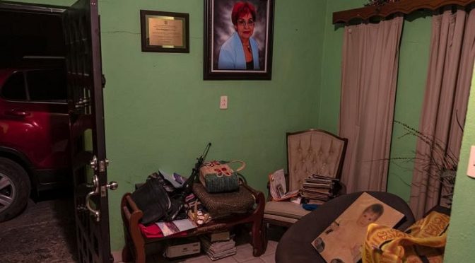 Wanita menguntit pembunuh putrinya di seluruh Meksiko, satu per satu